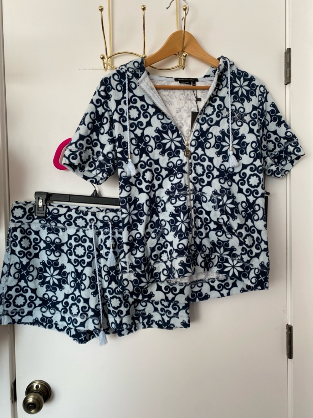 BCBGMaxazria Blue Patterned Terry Cloth Hooded Lounge Set NWT! 💙
